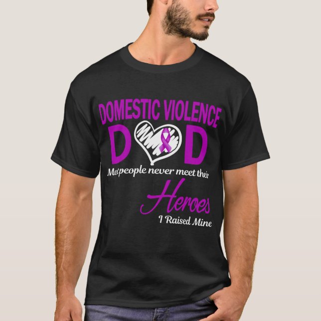 Domestic Violence Pappa I tog upp minor T Shirt (Framsida)