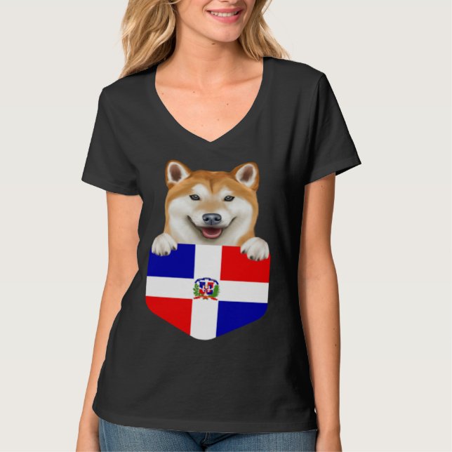 Dominican Republic Flag Shiba Inu Dog In Pocket T Shirt (Framsida)