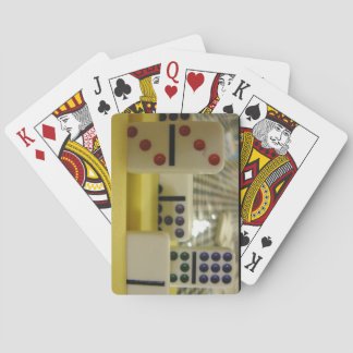 Domino belägger med tegel casinokort