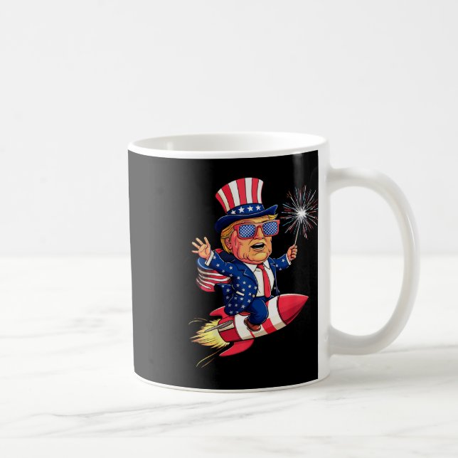 Donald Trump 2024 Lycklig 4:e juli Trump Kaffemugg (Höger)