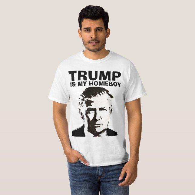 DONALD TRUMP ÄR MIN KOMPISE T-SHIRTS (Hel framsida)