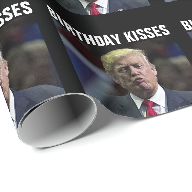 DONALD TRUMP BIRTHDAY KISS WRAPPPPING PAPPER PRESENTPAPPER (Rullad Hörn)