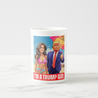 DONALD TRUMP - JAG ÄR EN TRUMP GIRL BENPORSLIN MUGG
