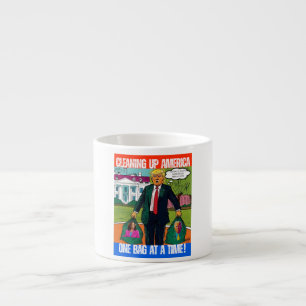 DONALD TRUMP - STÄDNING AMERICA, EN BAG I TID ESPRESSOMUGG