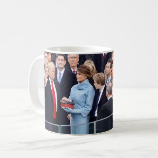 Donald Trump Svära-I som den 45th presidenten Kaffemugg