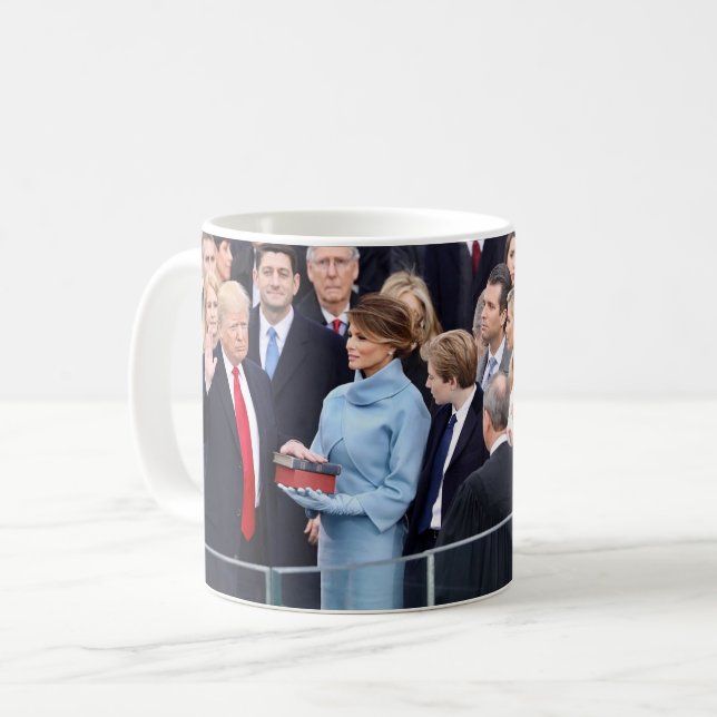 Donald Trump Svära-I som den 45th presidenten Kaffemugg (Framsida vänster)