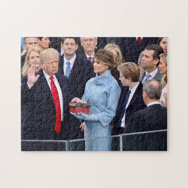 Donald Trump sväras in som president Pussel (Horisontell)