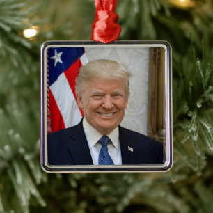 Donald Trump USA:s president White House MAGA 2024 Julgransprydnad Metall