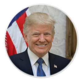 Donald Trump USA:s president White House MAGA 2024 Knopp