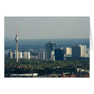 Donauturm och UNO City Hälsningskort