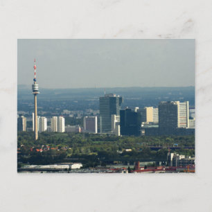 Donauturm och UNO City Vykort