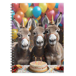 Donkey Triplets firar sin födelsedag. Anteckningsbok