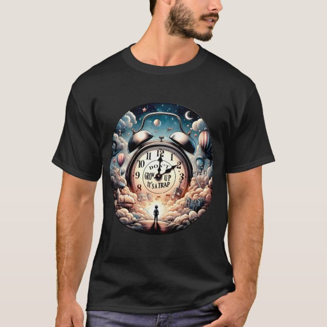 DON'T GROW UP, IT'S A TRAP T SHIRT (Framsida)