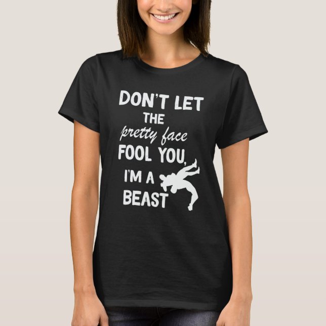 don't let the pretty face fool you wrestling boy t shirt (Framsida)