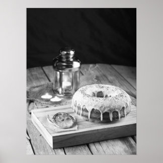 Donut Cake med Icing Glaze på Rustic Wooden Bord Poster