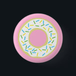 Donut Kid Birthday Cute Rosa Knapp<br><div class="desc">Det här beundransvärda modet färglös rosa Doughnut Första Födelsedagsfesten Design är perfekt för en barn på 1:a födelsedag firande eller en födelsedag när som helst! Anpassa texten så att de här Donuts blir dina egna. Det moderna synsättet och känslan är det perfekt sättet att fira din lilla som kärlek äter...</div>