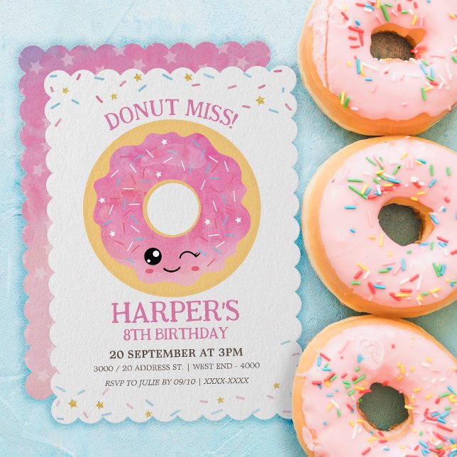 Donut Miss Birthday-inbjudan Inbjudningar (Skapare uppladdad)