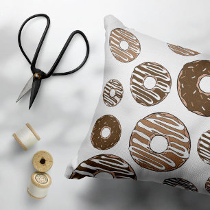 Donut Mönster, Chocolate Donuts, Caramel Donuts Prydnadskudde