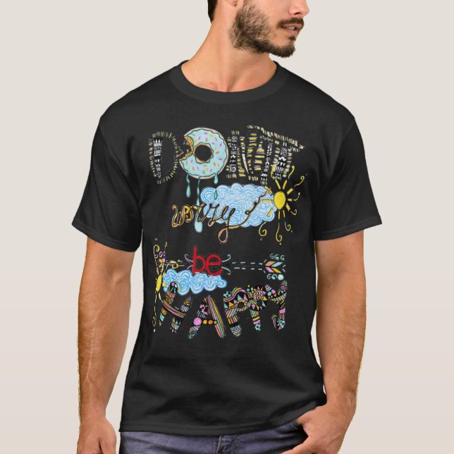 Donut Worry BE Lycklig animal pirat födelseår  T Shirt (Framsida)