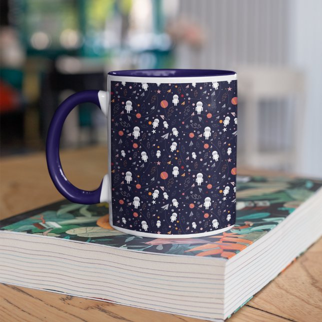 Doodle Astronaut Mönster Mugg (Astronaut pattern mug)
