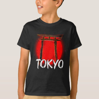 Doodle de Tokio: La majestuosidad del torii frente T Shirt