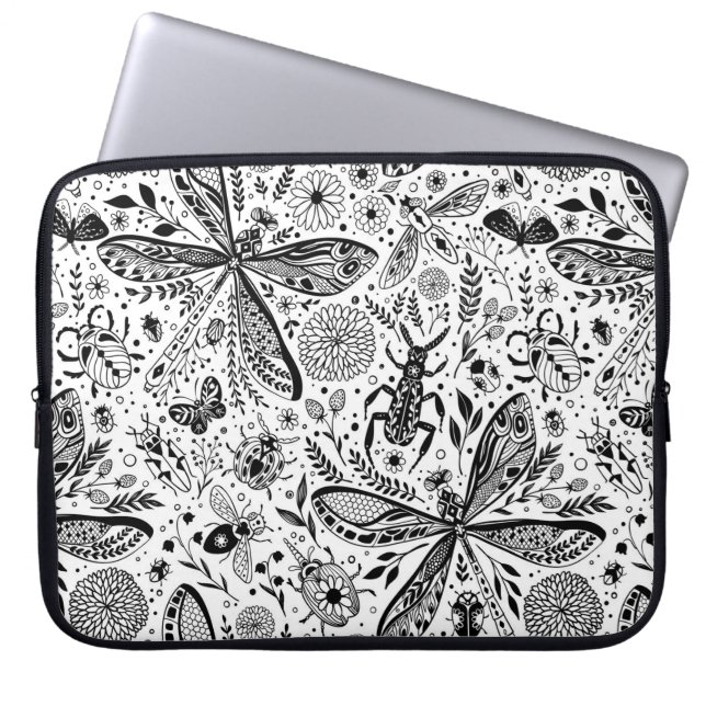 Doodle kryp på mörk blått laptop fodral (Framsidan)