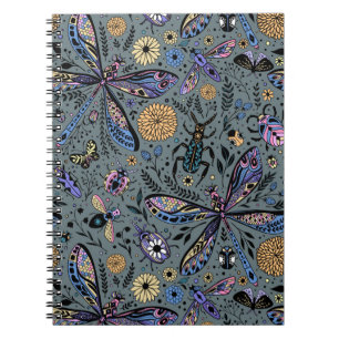 Doodle kryp på slater grått anteckningsbok