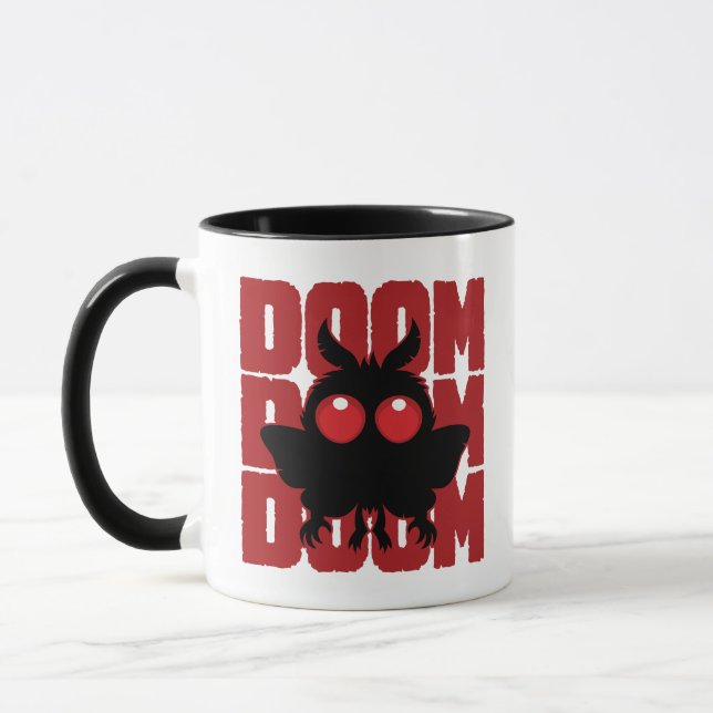 DOOM DOOM DOOM Kawaii Mothman Kryptid Mugg (Vänster)