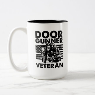 Door Gunner Vietnam: Guardians of the Skies Två-Tonad Mugg