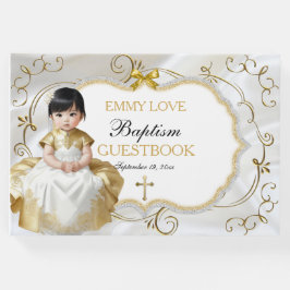 Dopning av babyflicka i vitt och guld kors gästböcker