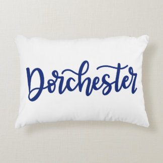 Dorchester Daety Scripts Pillow Prydnadskudde