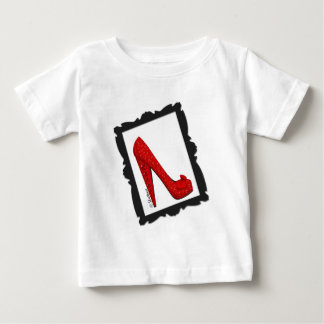Dorothys inramade röda häl för Ruby Tee Shirt