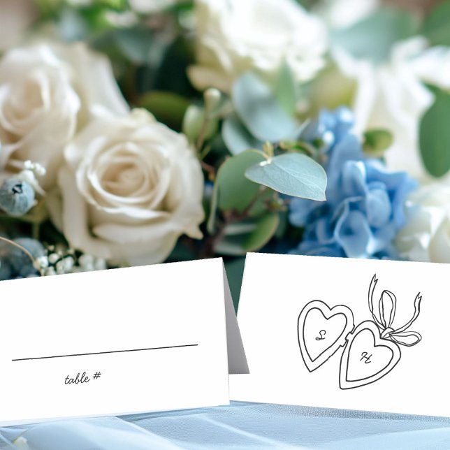 Dörrsketch Modern ANPASSNINGSBAR för Whimsical Hea Placeringskort (Whimsical Heart Locket Doodle Sketch Modern CUSTOM Place Card
)