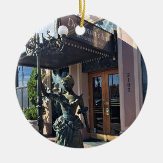 Dorymans Inn, Newport Beach, Kalifornien Julgransprydnad Keramik