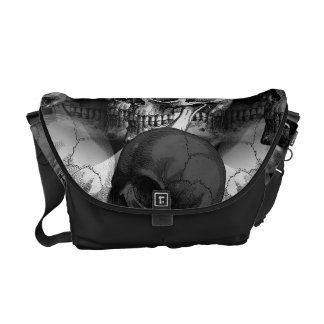 döskallar messenger bag