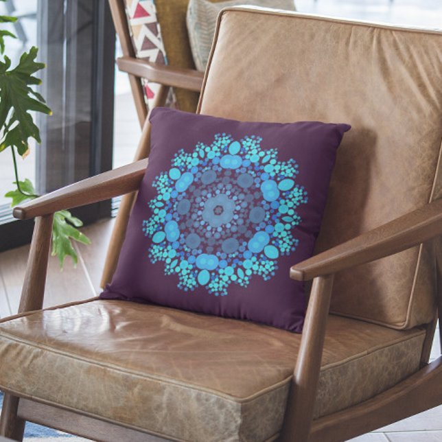 Dot Mandala Flower Blue och Lila Kudde (Skapare uppladdad)