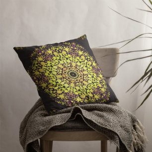 Dot Mandala Flower Gult Lila and Black Kudde