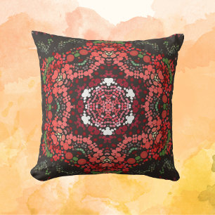 Dot Mandala Red Grönt and White Kudde