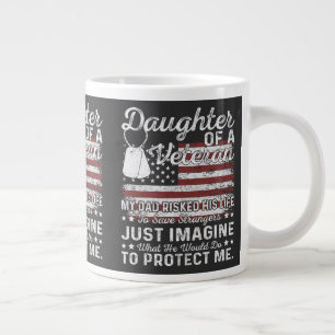 Dotter till en patriotisk militärfamilj jumbo mugg
