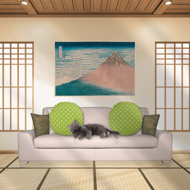 Dotty Delight Grönt Rund Kudde (Dotty Delight Green Round Pillows on the sofa in the Japanese room.)