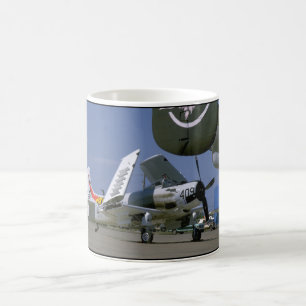 Douglas AD-1 Skyraider, vikta Wings_WWII flygplan Kaffemugg