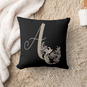 Dove Elegant Monogram Initial A  Kudde