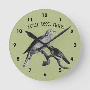 Doves Vintage Art Pesonalized Rund Klocka