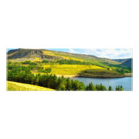 Dovestone Reservoir under sommarsolsken