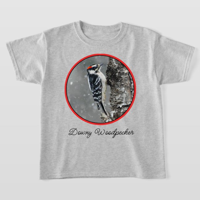 Downy Woodpecker i Snö - Originalfotografi T Shirt (Laydown)