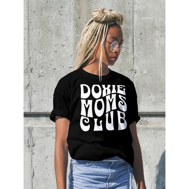 Doxie Mammor Klubb Cute Retro-teckensnitt T Shirt (Skapare uppladdad)