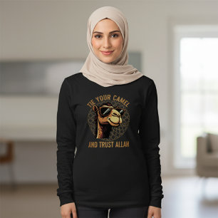 Dra åt kameran och lita på Allah T Shirt