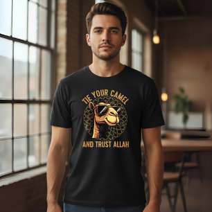 Dra åt kameran och lita på Allah T Shirt