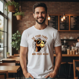 Dra åt kameran och lita på Allah T Shirt