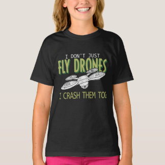 Dra även piloten Multirotor Quadcopter-krocken mot T Shirt